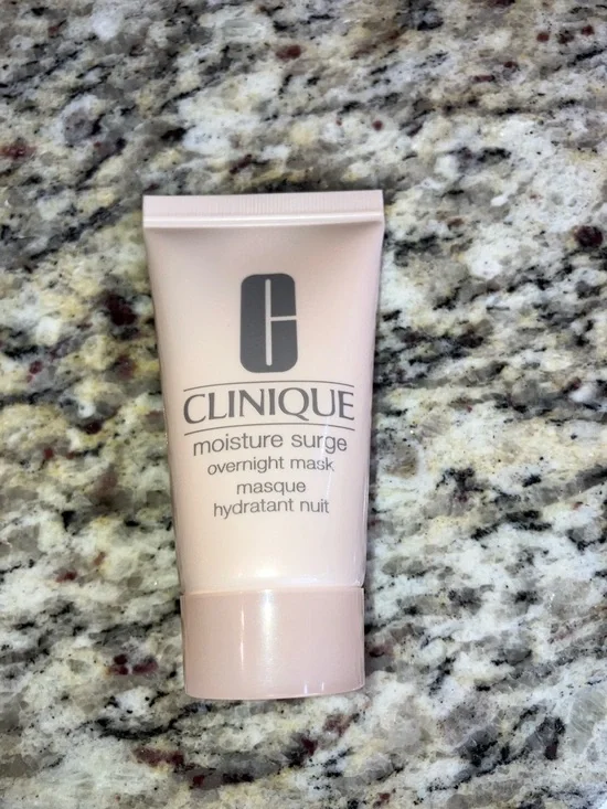 Clinique Skincare & Makeup Set New Moisture Surge SPF 50 Lipstick Bag Bundle - Picture 6 of 16